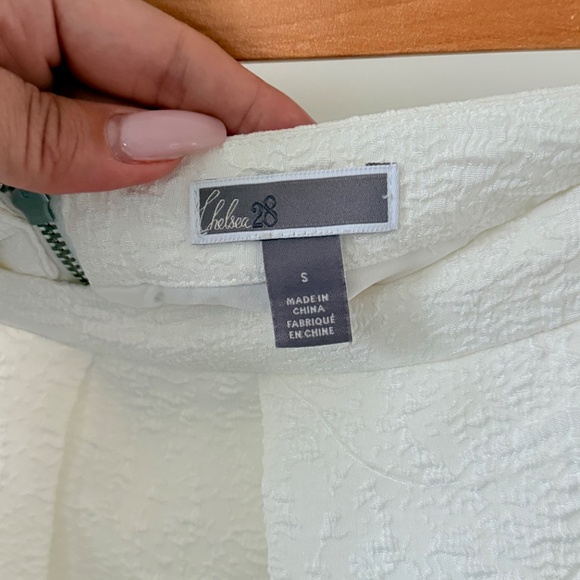 White skirt (S) - Picture 4 of 4